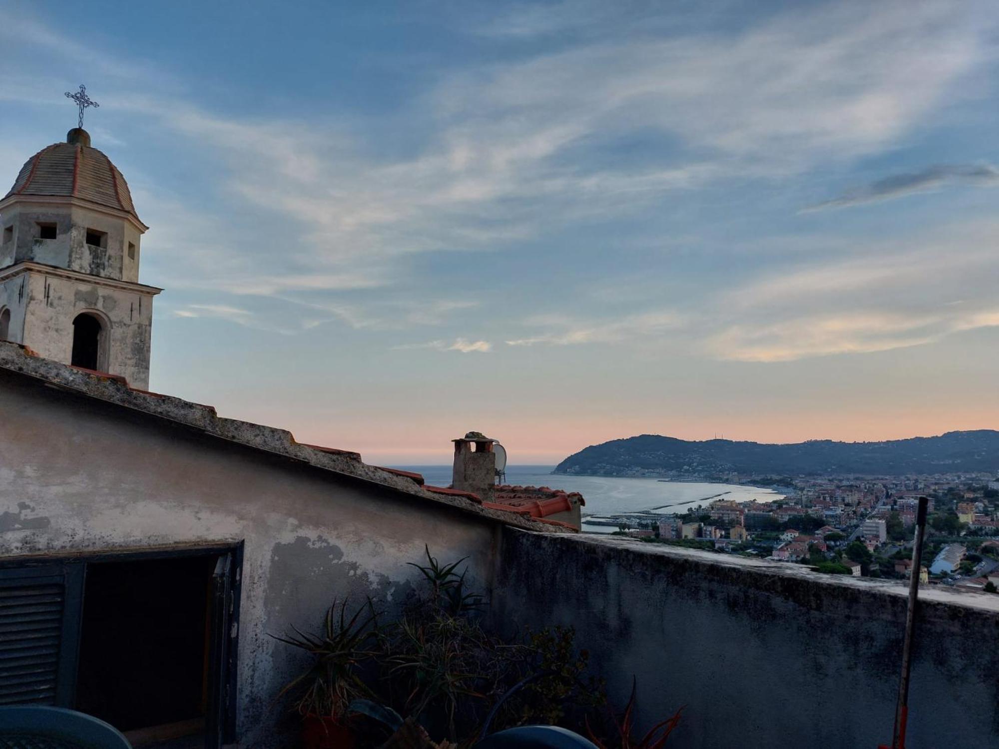 Casa Della Colombaia With Sea View Terrace Apartment Cervo